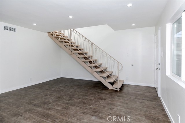 11304 Tiara Street, North Hollywood CA: https://media.crmls.org/medias/605d0991-f01e-401e-bb71-87cd93f8bcd9.jpg
