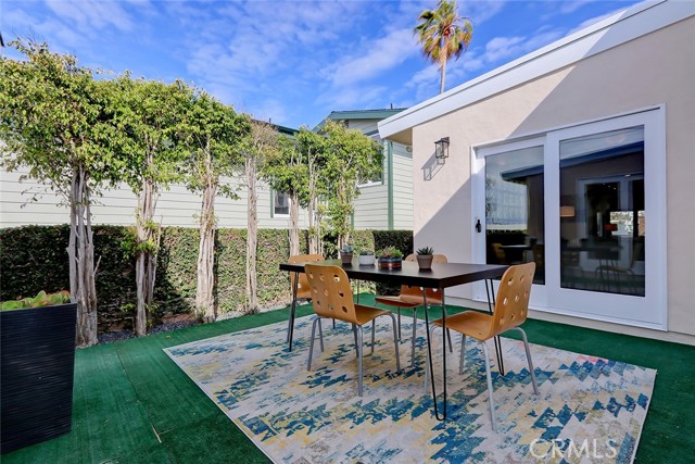 527 24th Street, Manhattan Beach, California 90266, 4 Bedrooms Bedrooms, ,2 BathroomsBathrooms,Residential,Sold,24th,SB23090916