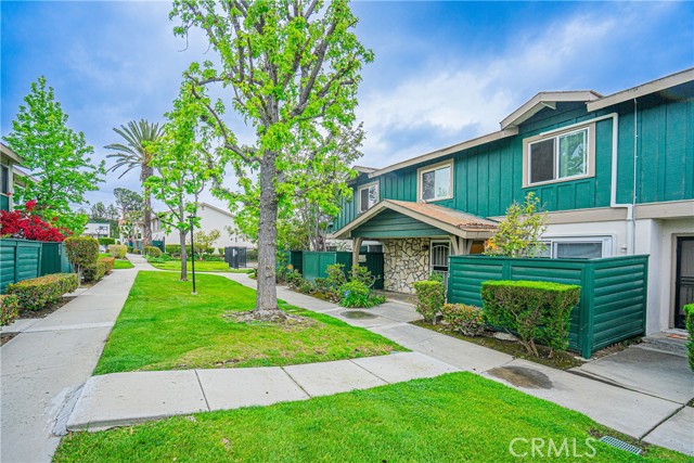 8172 Ferguson Green, Buena Park CA: https://media.crmls.org/medias/605d5d2f-6ebb-43e4-9616-3a09f60709ab.jpg