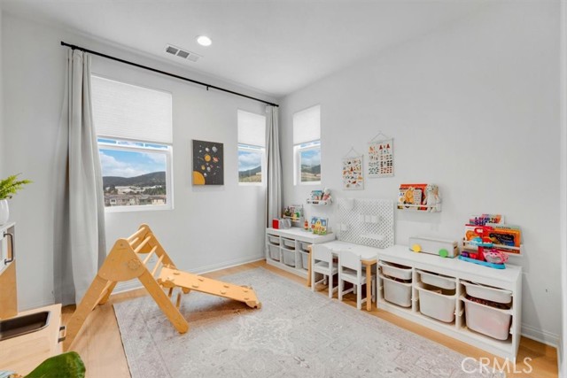 10243 Graphite Street, Spring Valley CA: https://media.crmls.org/medias/605d7190-b5e3-4b14-87c4-eab99851c235.jpg