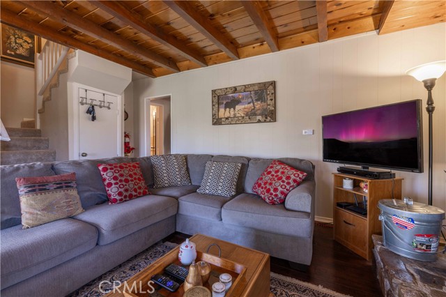 Detail Gallery Image 13 of 43 For 43418 Ridge Crest Dr, Big Bear Lake,  CA 92315 - 2 Beds | 2 Baths