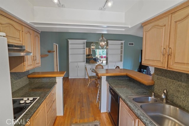 Detail Gallery Image 8 of 22 For 1548 Riverside #G,  Glendale,  CA 91201 - 2 Beds | 2 Baths