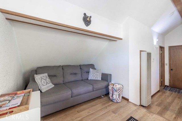 Detail Gallery Image 32 of 43 For 721 Bear Mountain Rd, Big Bear City,  CA 92314 - 3 Beds | 2/1 Baths