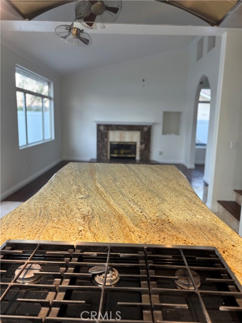 Detail Gallery Image 10 of 40 For 1477 Floral Park, Corona,  CA 92881 - 4 Beds | 3 Baths