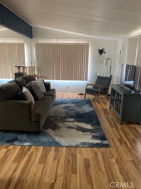 Detail Gallery Image 7 of 23 For 1300 W. Menlo Ave #70,  Riverside,  CA 92543 - 2 Beds | 2 Baths