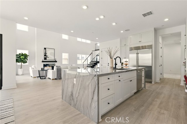 27546 Elderberry Drive, Valencia CA: https://media.crmls.org/medias/60618208-b349-4744-8f61-c4e148ff52fe.jpg