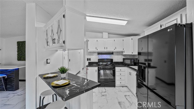 Detail Gallery Image 14 of 33 For 5700 Carbon Canyon Rd #73,  Brea,  CA 92823 - 3 Beds | 2 Baths