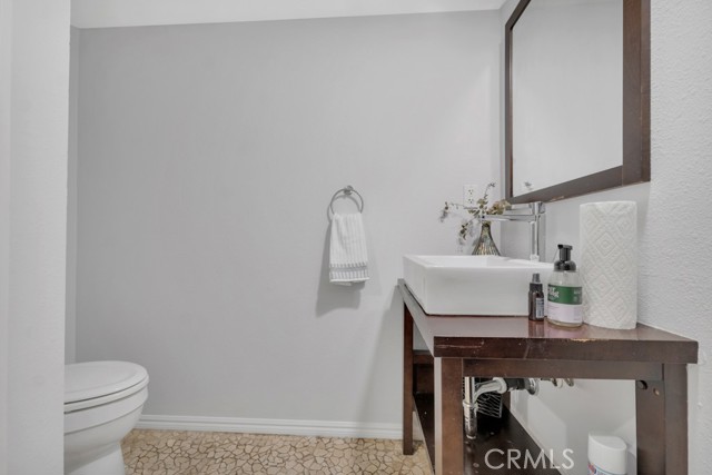 Detail Gallery Image 9 of 32 For 14634 Magnolia Bld #6,  Sherman Oaks,  CA 91403 - 2 Beds | 2/1 Baths