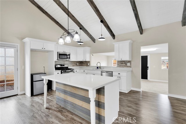 Detail Gallery Image 6 of 44 For 2040 Princeton, Barstow,  CA 92311 - 3 Beds | 2 Baths