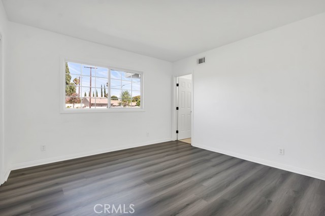 8547 Tampa Avenue, Northridge CA: https://media.crmls.org/medias/60635481-dc1c-42e7-88f9-fbde199af603.jpg