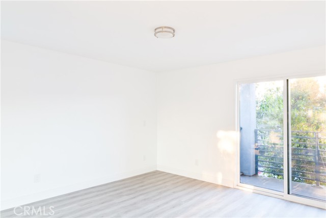 14616 Vanowen photo 11