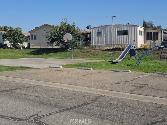 24414 University Avenue, Loma Linda CA: https://media.crmls.org/medias/6063c6ba-7f81-4cec-b184-ec773ff6902f.jpg