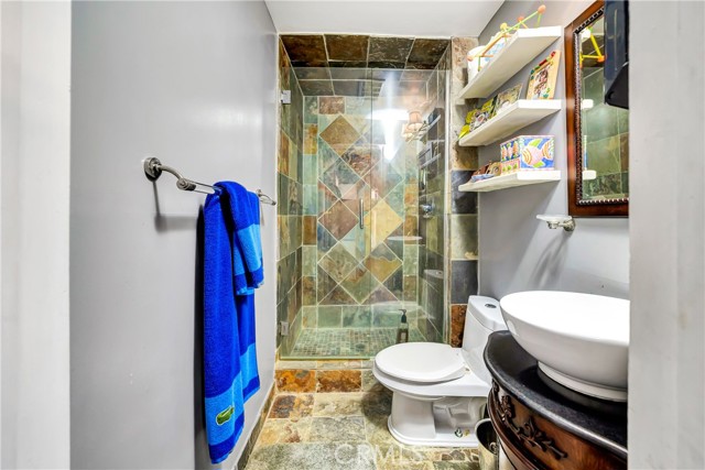 Detail Gallery Image 49 of 55 For 5441 Calvin Ave, Tarzana,  CA 91356 - 5 Beds | 5/1 Baths