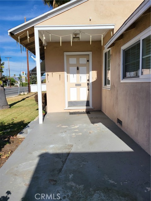 Detail Gallery Image 2 of 17 For 6030 Lindley Ave, Encino,  CA 91316 - 3 Beds | 2 Baths