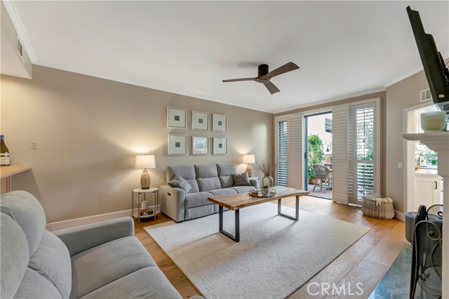 Detail Gallery Image 16 of 58 For 6095 Greenbrier Dr, Huntington Beach,  CA 92648 - 3 Beds | 2/1 Baths