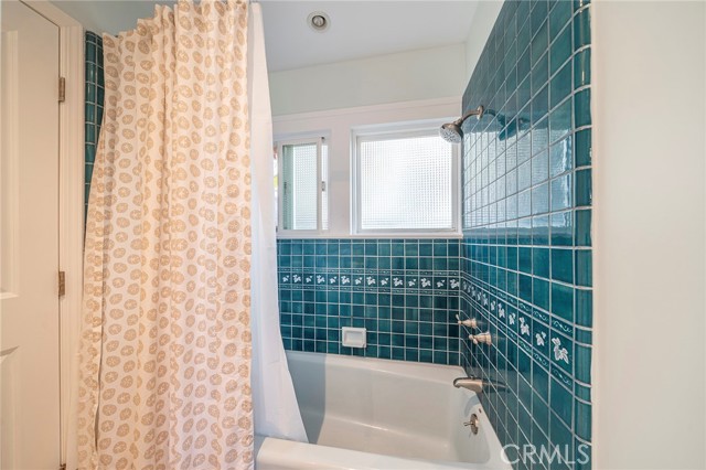 Detail Gallery Image 23 of 29 For 77 17th, Hermosa Beach,  CA 90254 - 3 Beds | 2 Baths