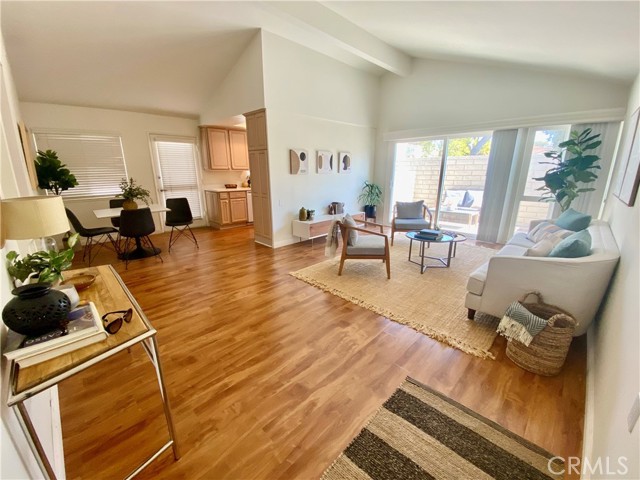 Detail Gallery Image 3 of 25 For 2170 via Puerta a,  Laguna Woods,  CA 92637 - 2 Beds | 2 Baths