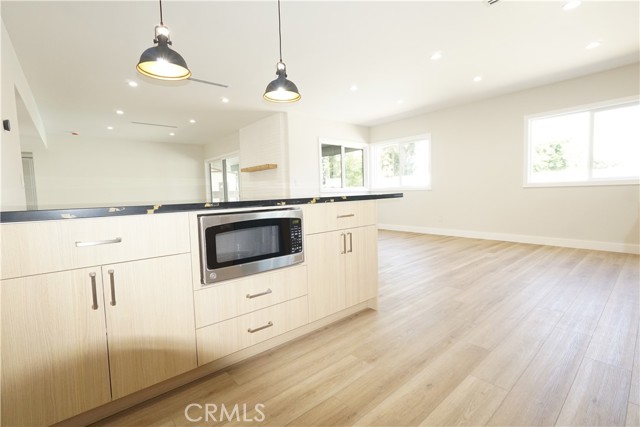 10345 Blucher Avenue, Granada Hills CA: https://media.crmls.org/medias/606560ec-a035-41b5-b359-1ae87e23e4a6.jpg