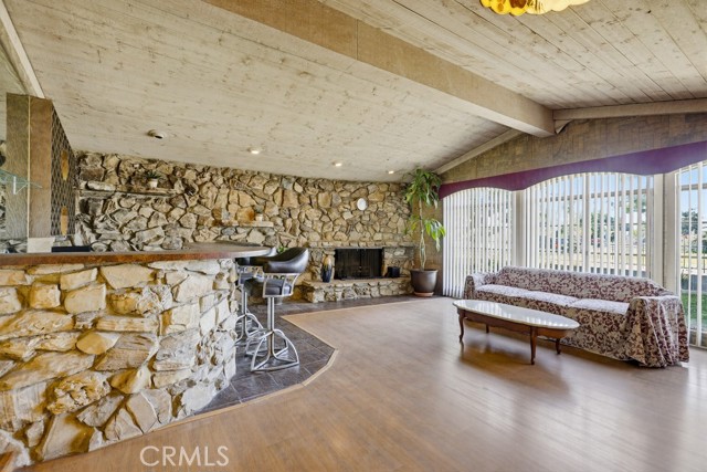 Detail Gallery Image 5 of 35 For 1934 S Robert Ln, Anaheim,  CA 92802 - 5 Beds | 4 Baths