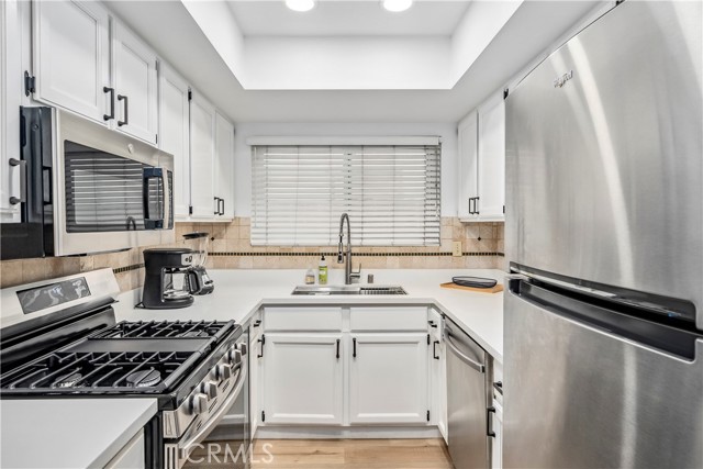 219 32nd Street, Newport Beach CA: https://media.crmls.org/medias/606650fe-434e-490f-995f-e3d2bbb3fd91.jpg