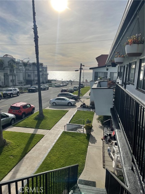 Detail Gallery Image 2 of 7 For 1511 Catalina #H,  Redondo Beach,  CA 90277 - 1 Beds | 1 Baths