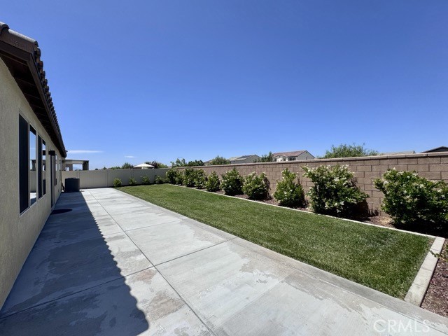 https://media.crmls.org/medias/606791a7-1d3f-4a41-b205-a1173456e81c.jpg?preset=X-Large