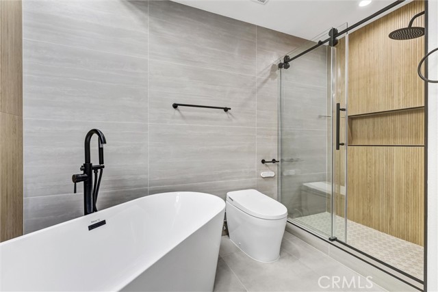 Detail Gallery Image 30 of 52 For 6 Mandrake Way, Irvine,  CA 92612 - 5 Beds | 3 Baths