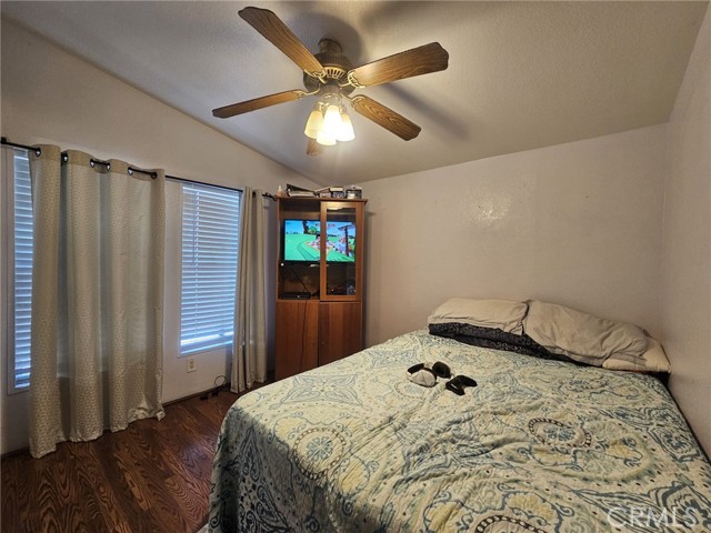 Detail Gallery Image 13 of 22 For 16600 Downey Ave #27,  Paramount,  CA 90723 - 4 Beds | 2 Baths
