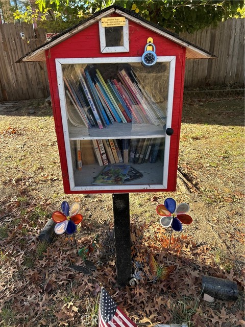 4047 Foothill Drive, Lucerne CA: https://media.crmls.org/medias/6068b76f-74f0-4c6d-905f-51418fdf89b3.jpg