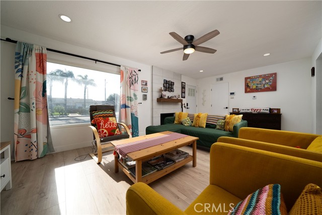 9966 Vernon Avenue, Montclair CA: https://media.crmls.org/medias/6068bffc-9e9f-4ab7-911c-2afa68bdcce6.jpg