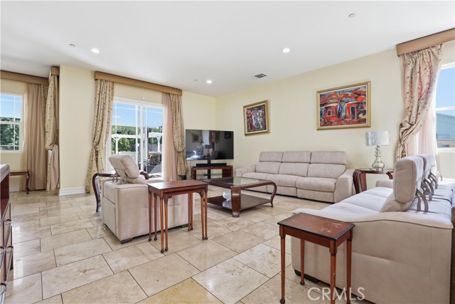 Detail Gallery Image 4 of 42 For 13590 Herrick, –,  CA 91342 - 4 Beds | 5 Baths