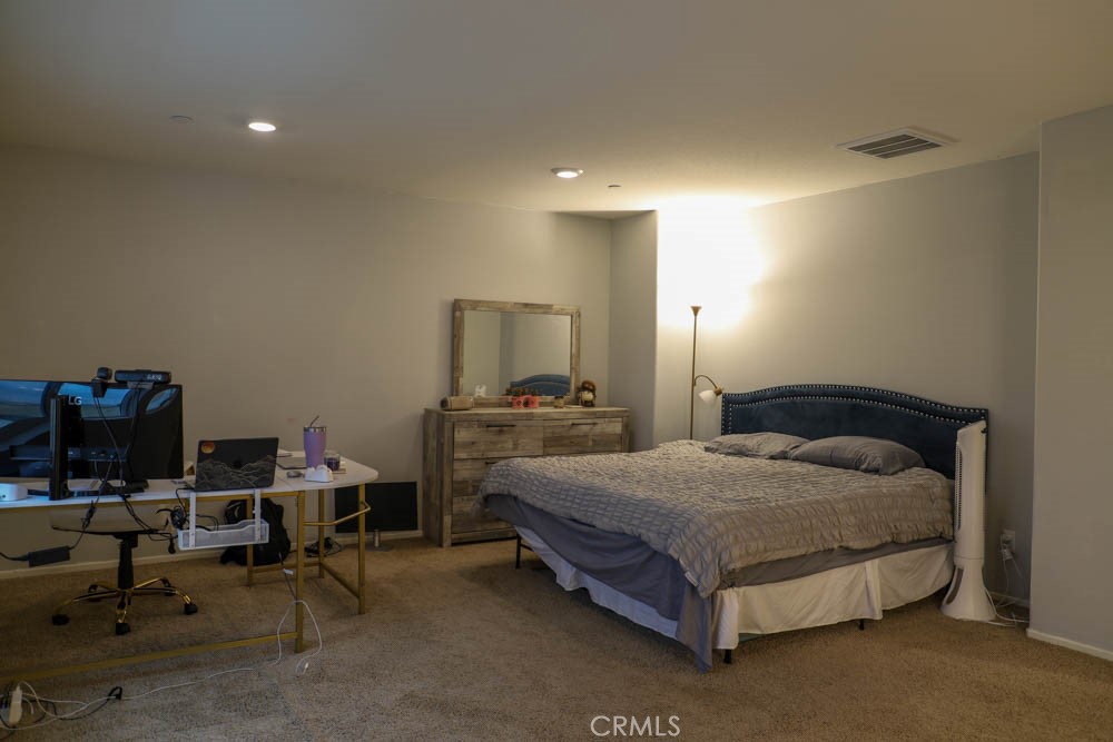 https://media.crmls.org/medias/606a8dad-37e1-45a0-844d-773f3ba20116.jpg?preset=X-Large