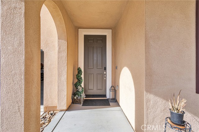 Detail Gallery Image 5 of 43 For 15136 Onyx Rd, Victorville,  CA 92394 - 4 Beds | 2/1 Baths