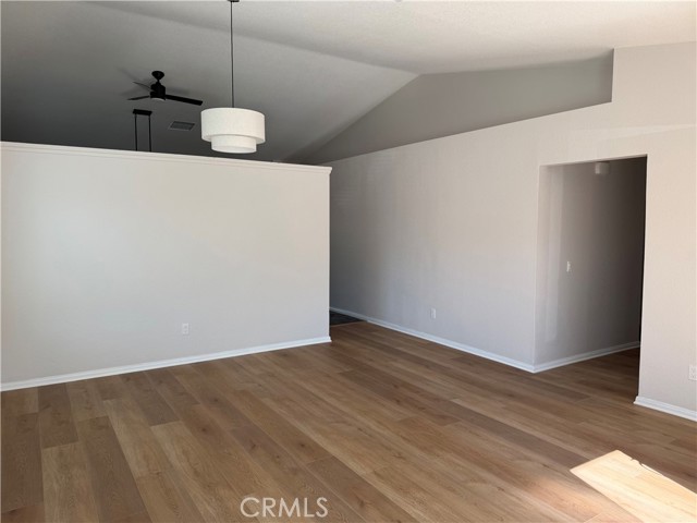 Detail Gallery Image 5 of 34 For 14412 Mountain High, Fontana,  CA 92337 - 3 Beds | 2 Baths