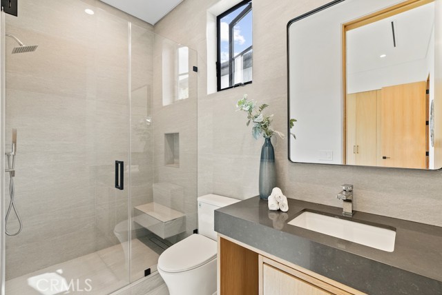 5727 Cahill Avenue, Tarzana CA: https://media.crmls.org/medias/606bda43-72ad-457d-bc9c-d52cfb2b0758.jpg