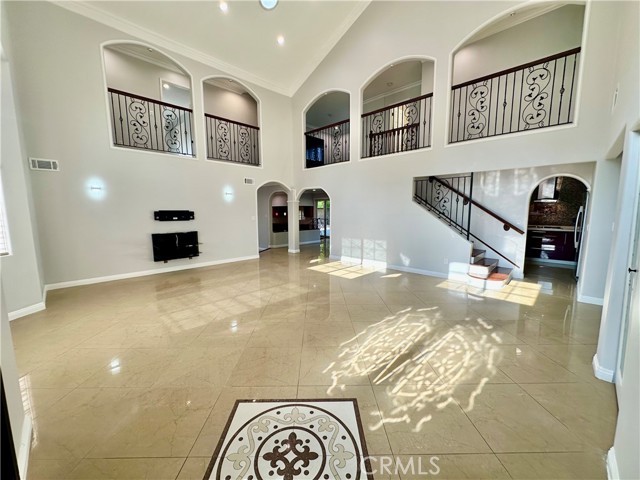 Detail Gallery Image 6 of 56 For 10760 Des Moines Ave, Porter Ranch,  CA 91326 - 3 Beds | 2/1 Baths