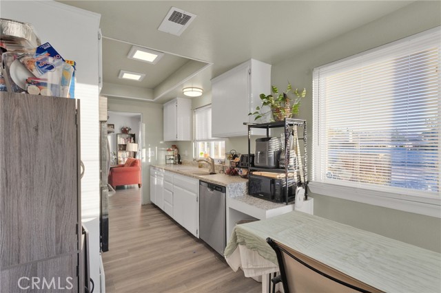 Detail Gallery Image 15 of 40 For 13167 Olathe Rd, Apple Valley,  CA 92308 - 4 Beds | 2 Baths