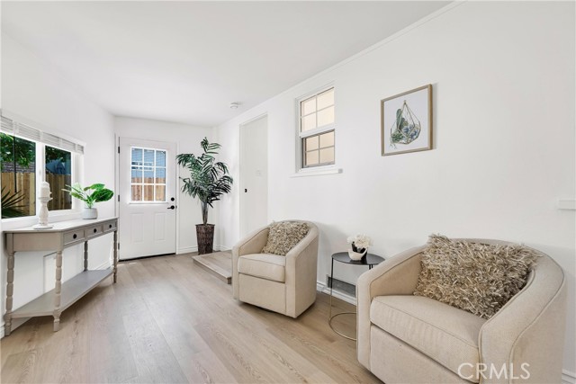 Detail Gallery Image 18 of 40 For 5550 Fallbrook Ave, Woodland Hills,  CA 91367 - 3 Beds | 2 Baths