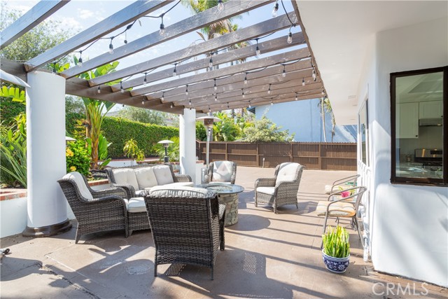 Detail Gallery Image 21 of 25 For 16871 Saybrook Ln, Huntington Beach,  CA 92649 - 3 Beds | 2/1 Baths