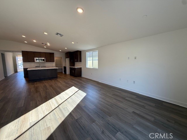 1528 Beacon Drive, Beaumont CA: https://media.crmls.org/medias/606dfda9-ed47-4671-9319-aaecee830382.jpg