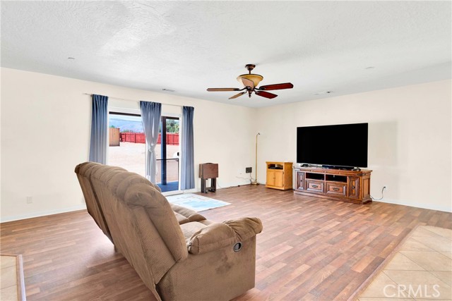 Detail Gallery Image 3 of 42 For 4615 Lindero St, Phelan,  CA 92371 - 3 Beds | 2 Baths