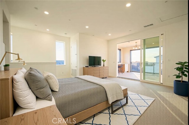 Detail Gallery Image 7 of 9 For 241 Proctor #7,  Irvine,  CA 92618 - 4 Beds | 3 Baths