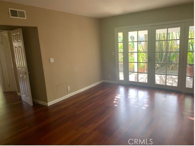 Detail Gallery Image 18 of 25 For 12889 Old Foothill Bld, Santa Ana,  CA 92705 - 3 Beds | 2 Baths