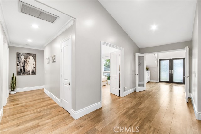 Detail Gallery Image 17 of 61 For 5522 Mossvale Cir, Huntington Beach,  CA 92649 - 4 Beds | 3 Baths