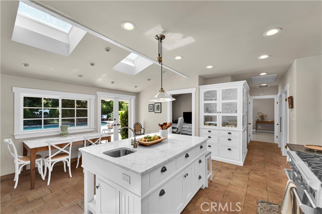 Detail Gallery Image 15 of 59 For 18090 Karen Dr, Encino,  CA 91316 - 4 Beds | 2/1 Baths