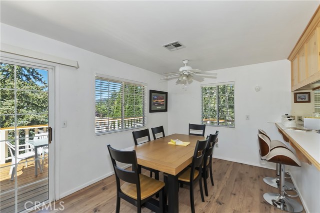 747 Boulder Bay, Big Bear Lake CA: https://media.crmls.org/medias/606f5660-fb2e-4b2c-80f3-80df01a601b9.jpg