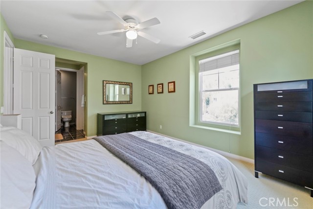 Detail Gallery Image 29 of 41 For 24274 Palo Verde Dr, Valencia,  CA 91354 - 5 Beds | 4/1 Baths
