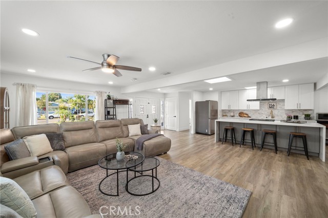 5228 E Minuet Lane, Anaheim CA: https://media.crmls.org/medias/6070d3c6-b38f-4ff4-b5bd-0b7105f2dbc1.jpg