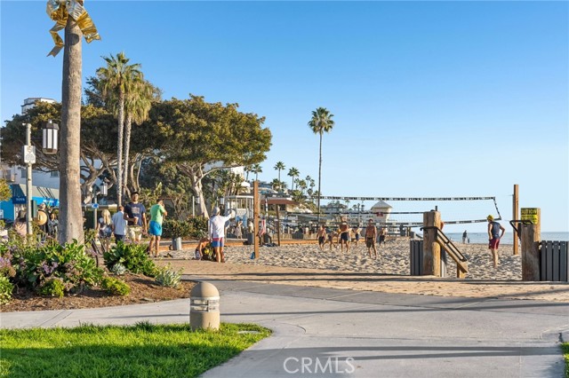 Detail Gallery Image 12 of 67 For 240 Moss #2,  Laguna Beach,  CA 92651 - 2 Beds | 2 Baths