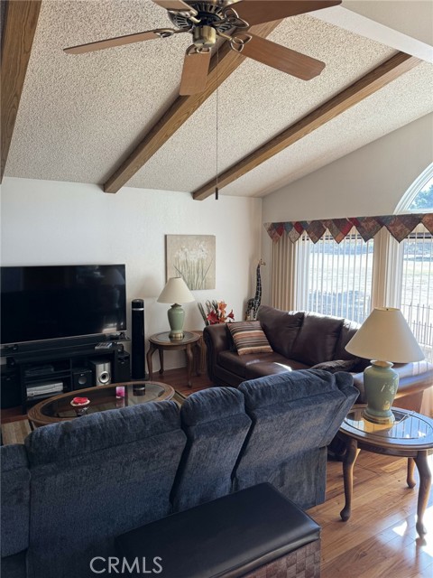 Detail Gallery Image 7 of 18 For 1321 Lodgepole Dr, Hemet,  CA 92545 - 2 Beds | 2 Baths